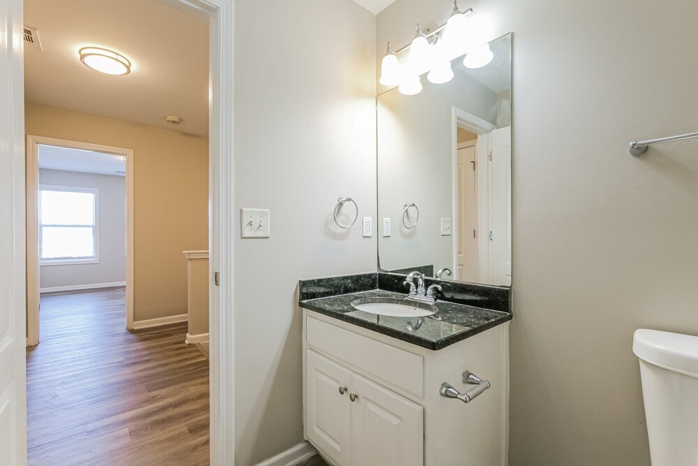 Building Photo - 1990 Lily Valley Dr