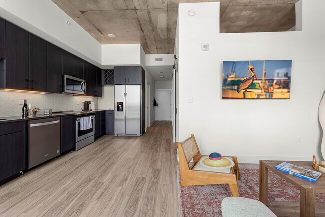 Building Photo - 617 N 12th St