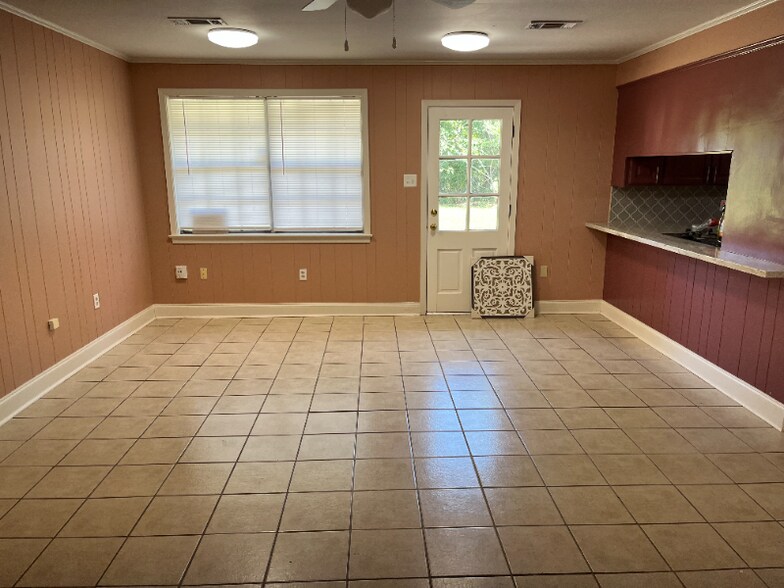 Building Photo - 1225 Bellonia Dr