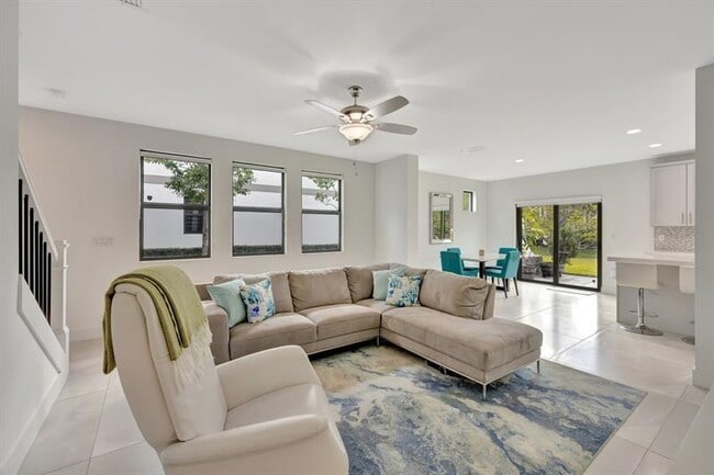 Building Photo - 4509 E Aqua Bella Ln