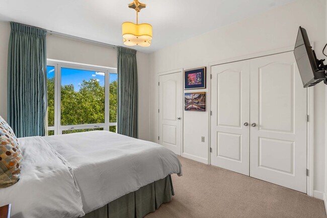 Building Photo - 3475 Oak Valley Rd NE