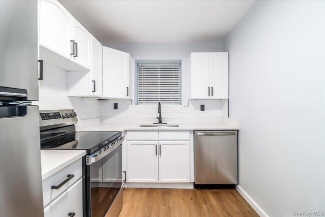 Building Photo - 615 Fox Run Ln