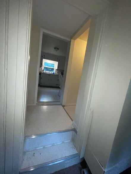 Building Photo - 421 Dodge St