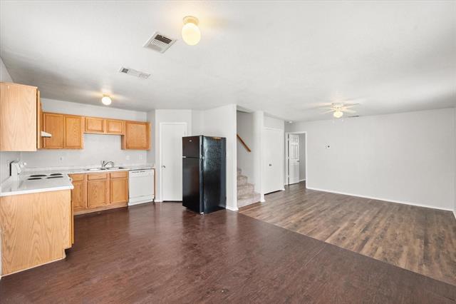 Building Photo - 404 Kings Way Dr