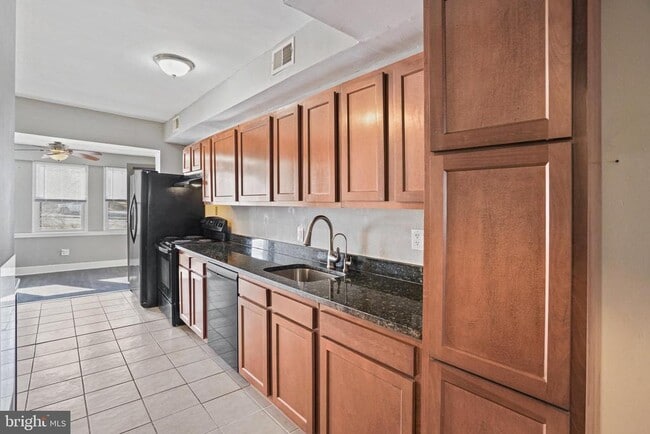 Building Photo - 207 Kennedy St NW