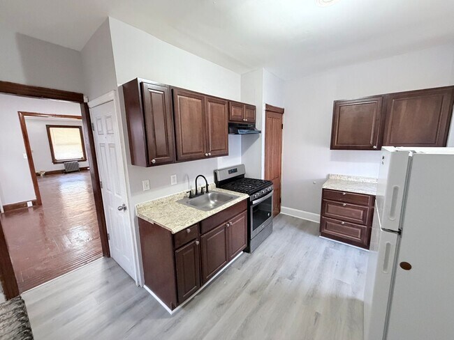 Building Photo - 659 Second St