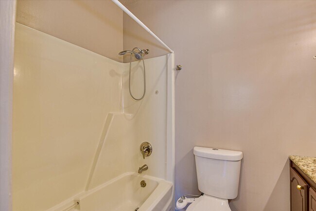 Building Photo - 133 Sweet Gum Ln