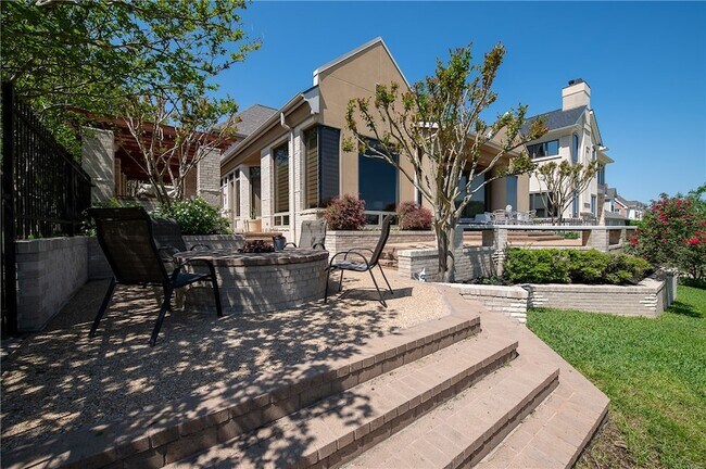 Building Photo - 4776 Stonebriar Cir