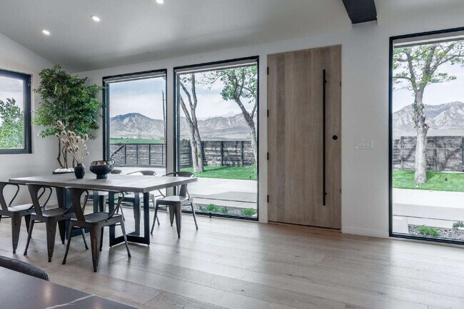 Building Photo - Modern Luxury Rental with Unobstructed Fla...