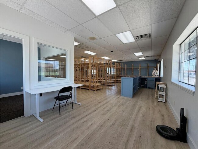 Building Photo - 11704 S Western Ave