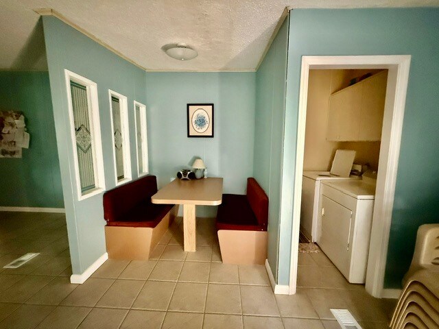 Building Photo - 470 Hilltop Ct