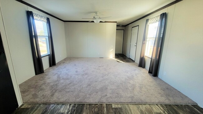 Building Photo - 371 Utah Ct