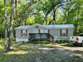 Building Photo - Country living close to everything! 3BR/2B...