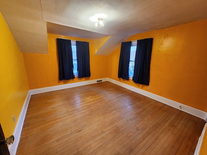 2nd Floor Bedroom 3 - 134 W Lincoln St