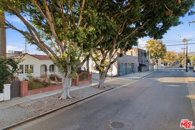 Building Photo - 641 N Martel Ave