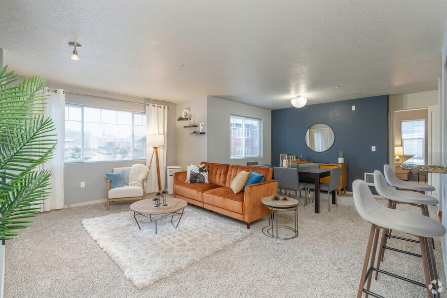 Primary Photo - Cedar Falls