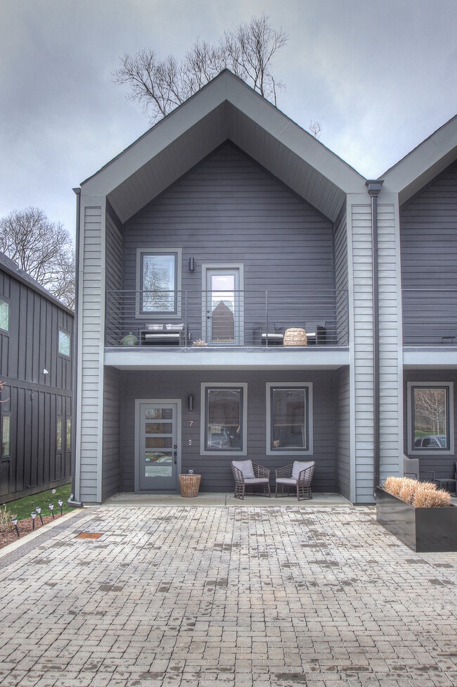 Building Photo - 801 Cherokee Ave