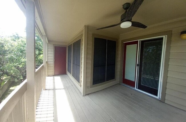 Building Photo - 3809 Spicewood Springs Rd