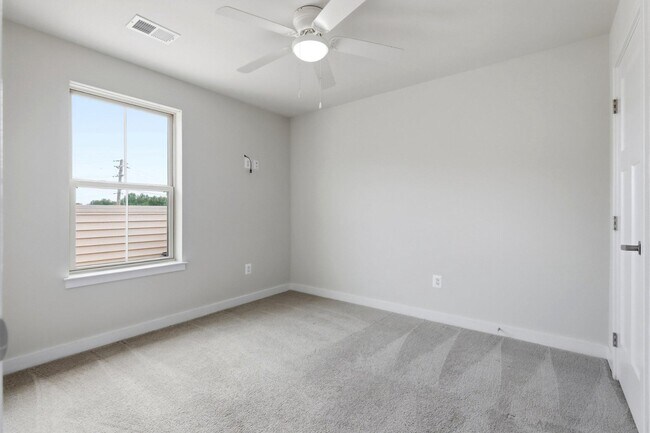 Building Photo - 5714 Richmanor Terrace