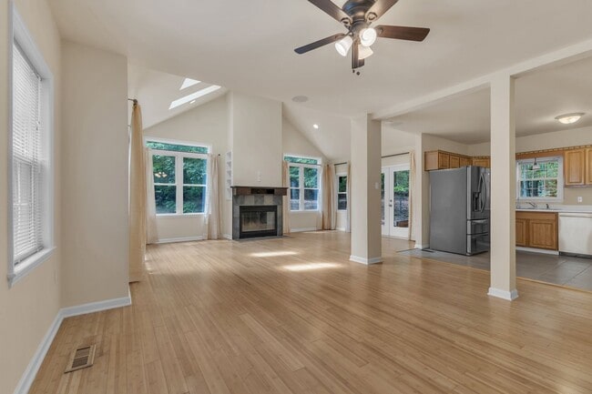 Building Photo - Peaceful Country Home Close to Chapel Hill