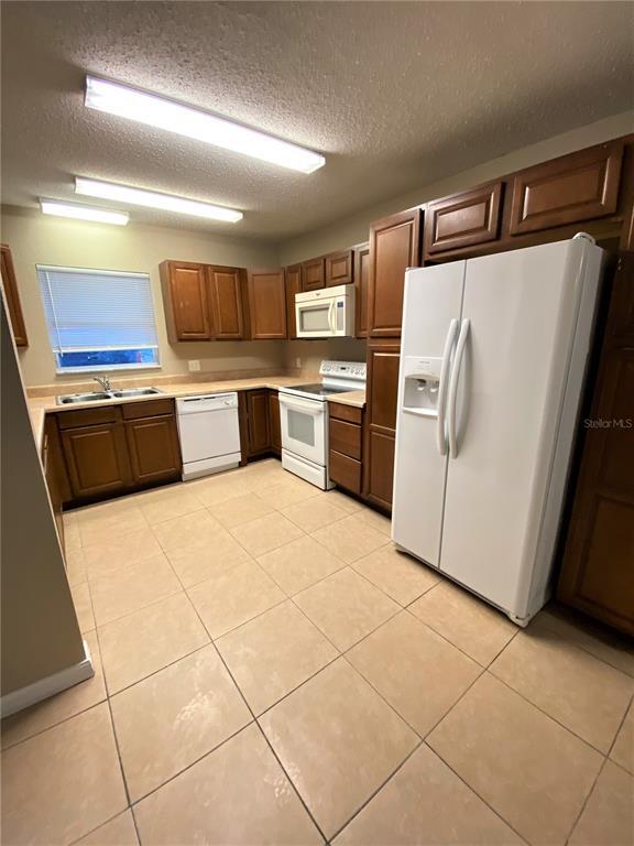 Building Photo - 2431 NW 4th Terrace