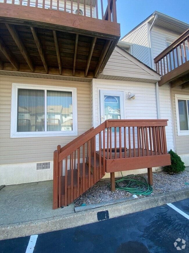 Building Photo - Enjoy coastal living at its finest! "ASK ...