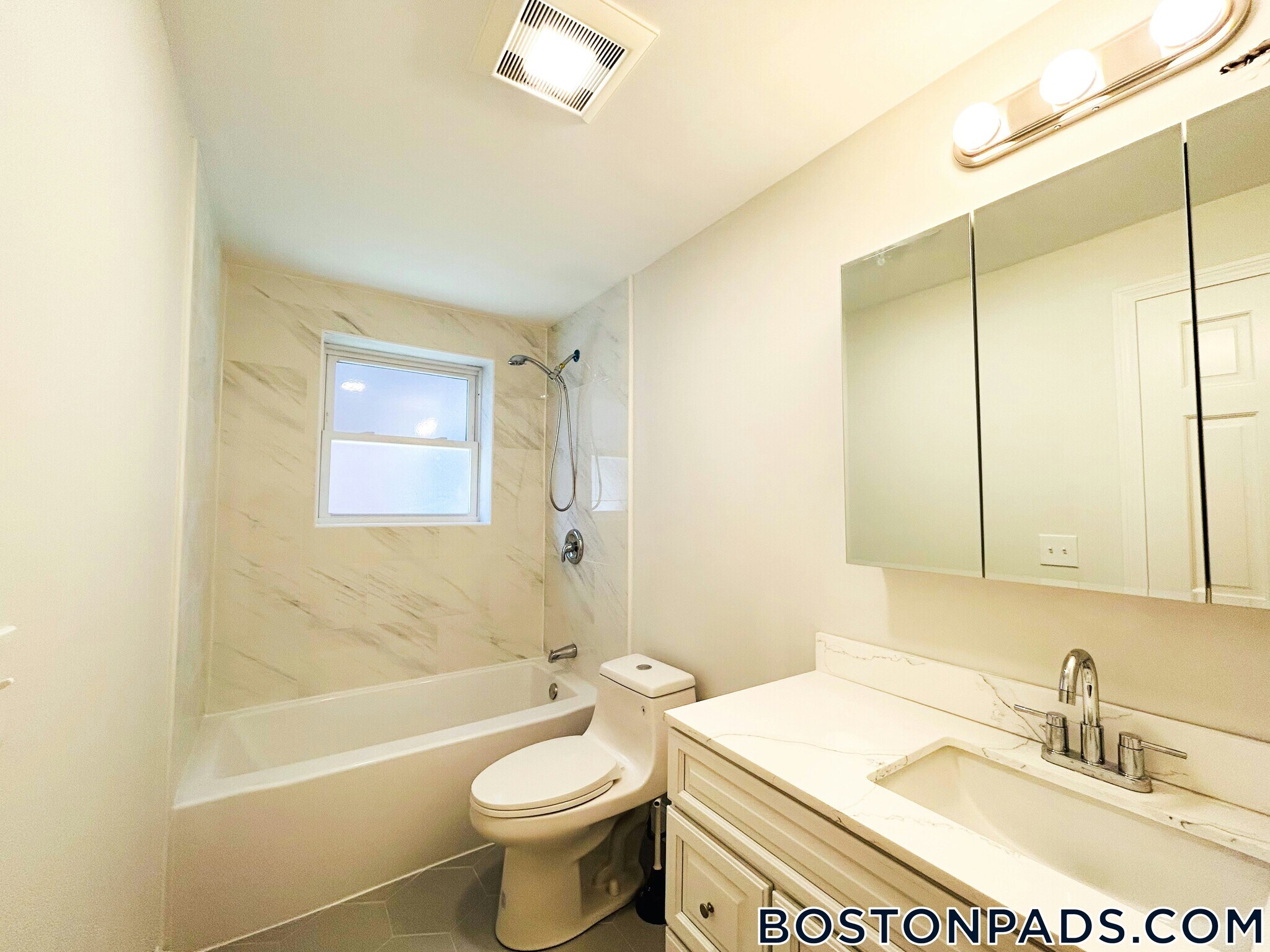 Building Photo - 27 Waverly St