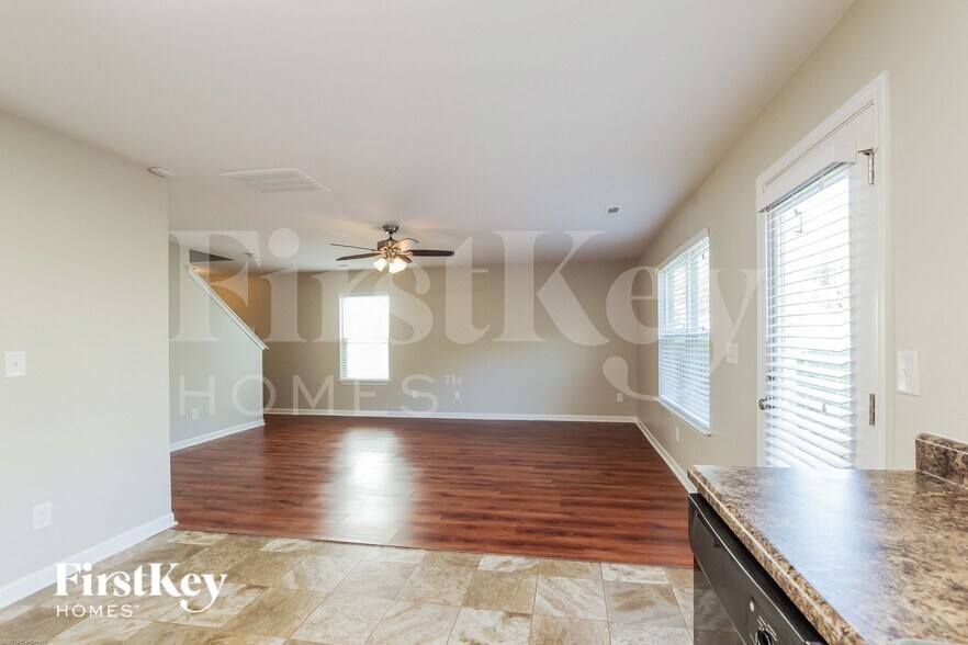 Building Photo - 9013 Sharpes Cir