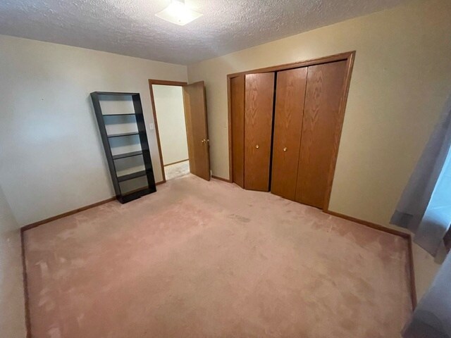 Building Photo - 142 Takacs Dr
