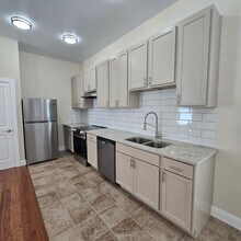 Building Photo - 1818B Elvin Dr