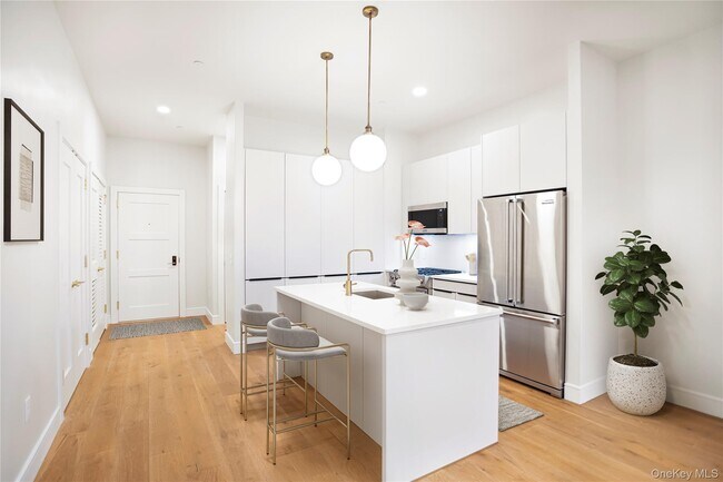 Building Photo - 695 Merrick Ave