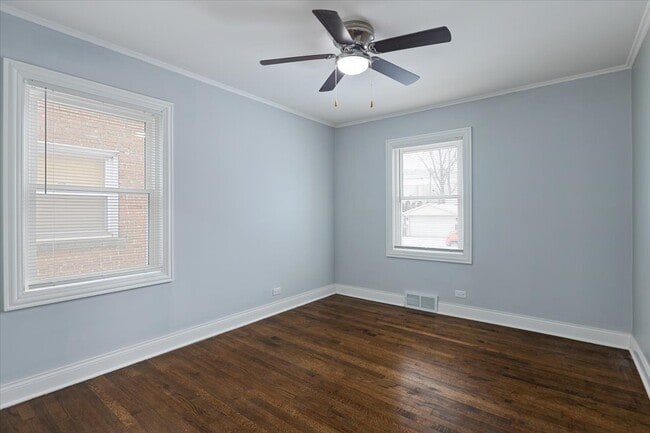 Building Photo - 9107 S Dante Ave