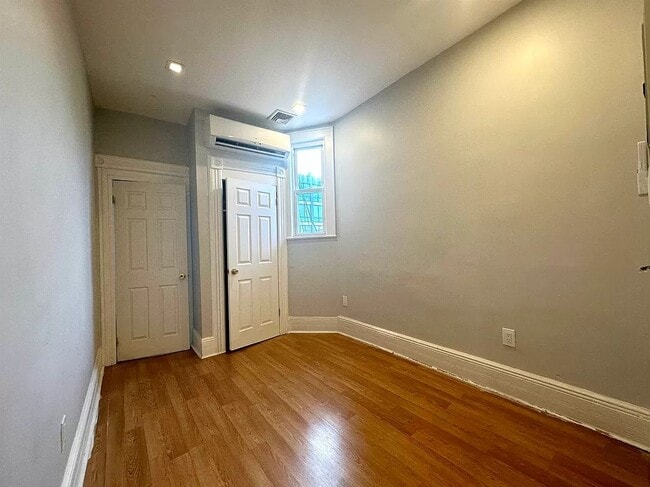 50 Jordan Ave 3L - 53 Jordan Ave