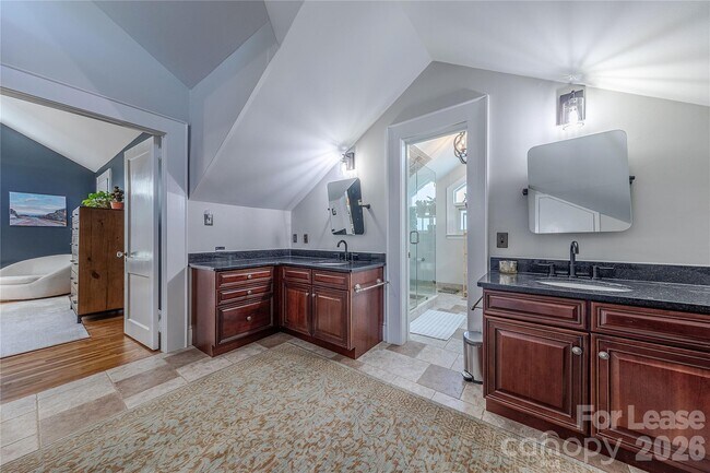 Building Photo - 2101 Dartmouth Pl