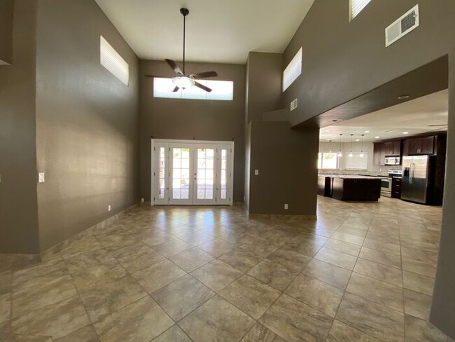 Building Photo - Very nice single level home