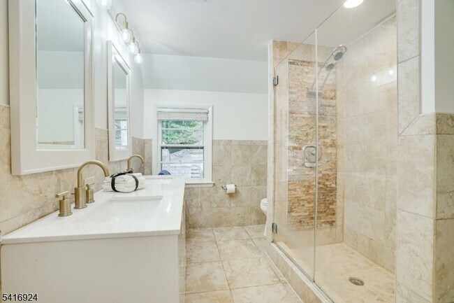 Building Photo - 304 Forest Dr S