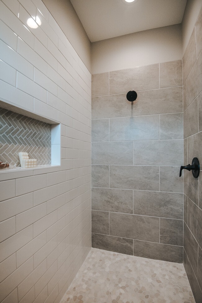 Building Photo - 508 Townhall Ln