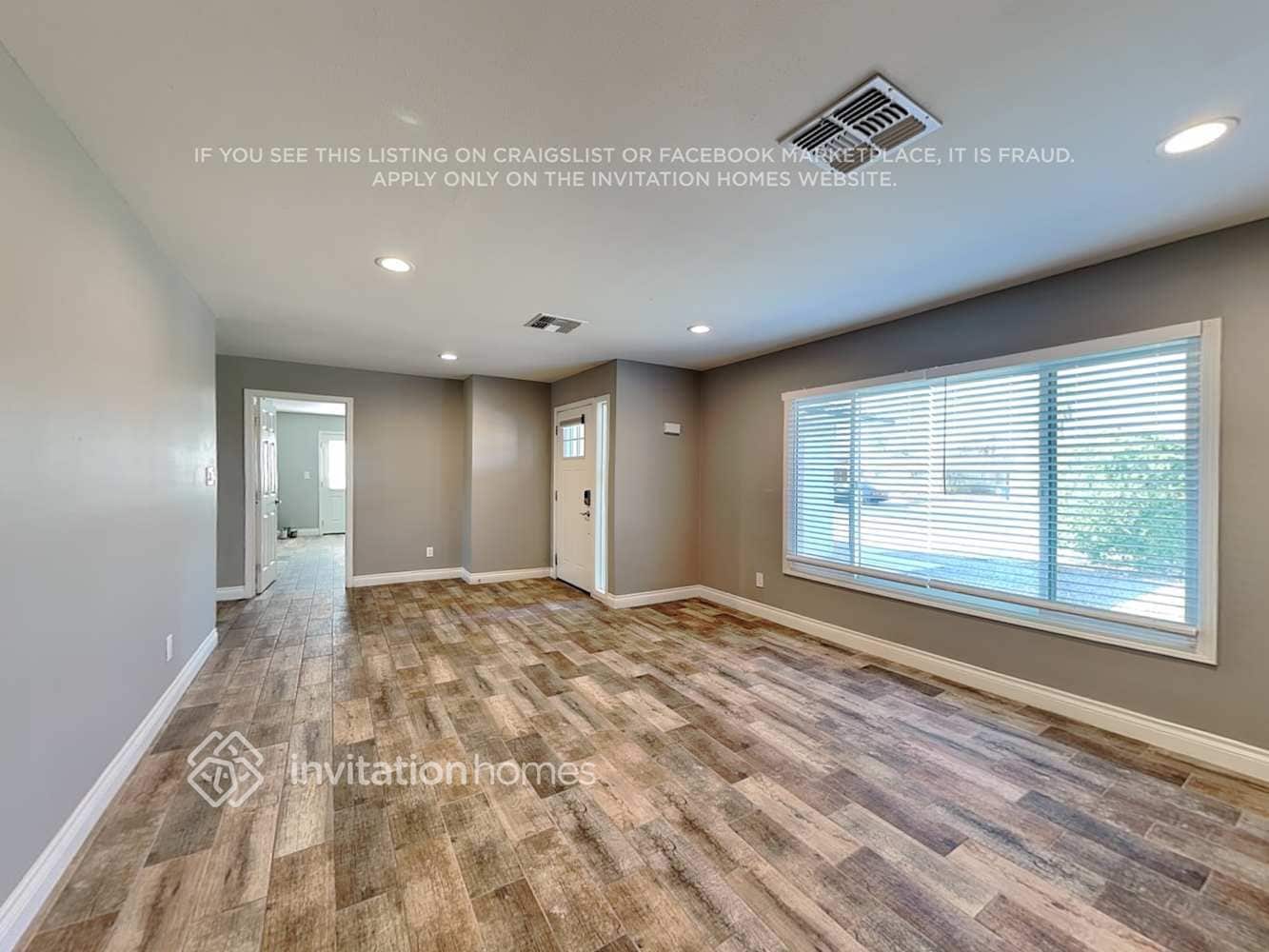 Building Photo - 1335 E Hermosa Dr