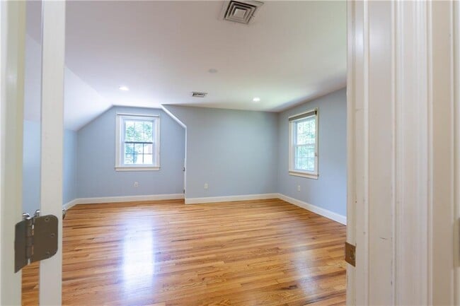 Building Photo - 48 Pleasant St