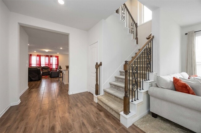 Building Photo - 8006 Ash Ridge Dr