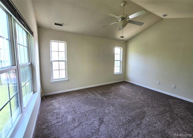 Building Photo - 27601 Hidden Oaks Dr