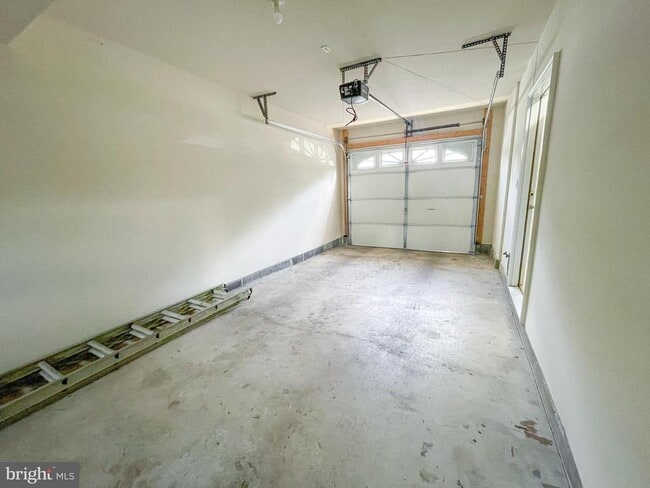 Building Photo - 3810 5th St