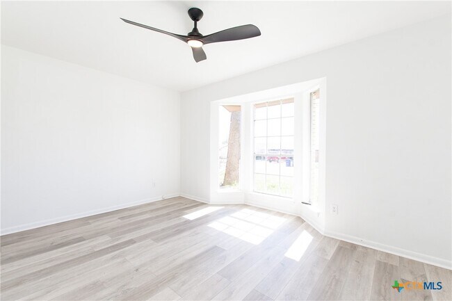 Building Photo - 1609 Hughes Ave