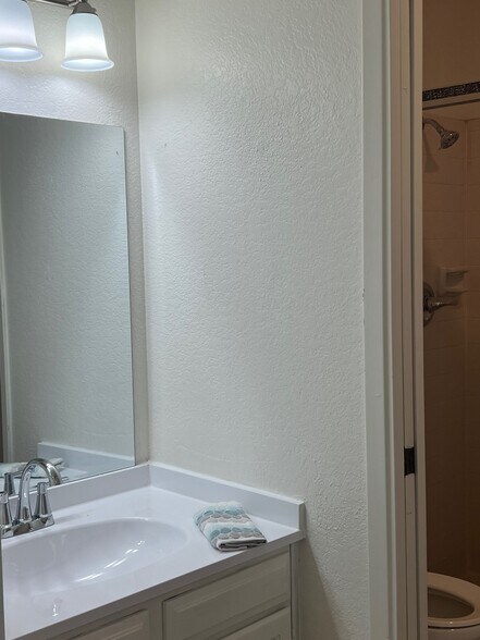 Building Photo - 8257 W Santa Cruz Blvd