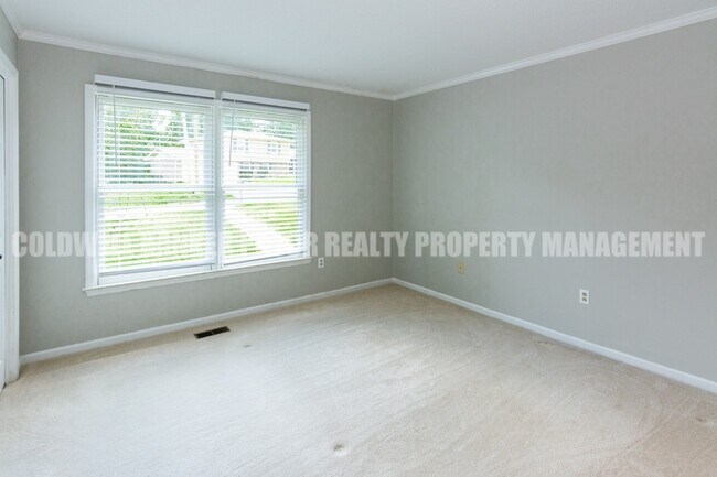 Building Photo - 211 Sandpiper Ln