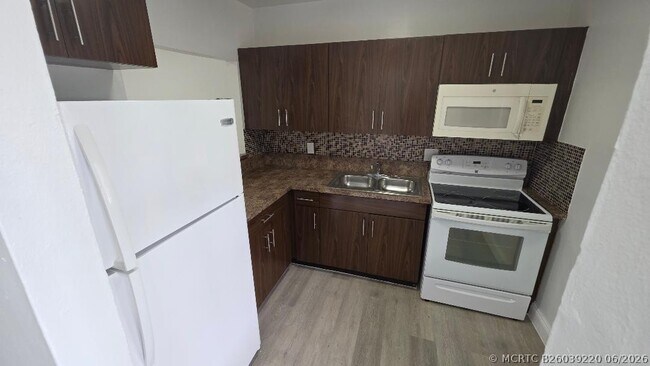 Building Photo - 2250 NW 183rd St