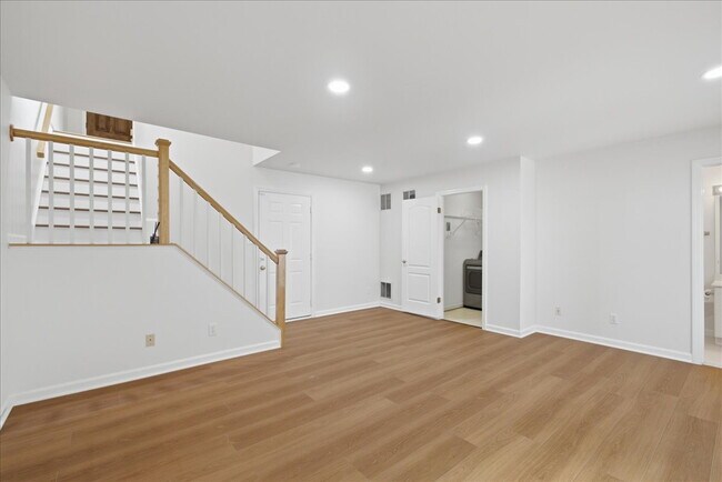 Building Photo - Elegant Corner-Lot Home with Spacious Living in Great Oak