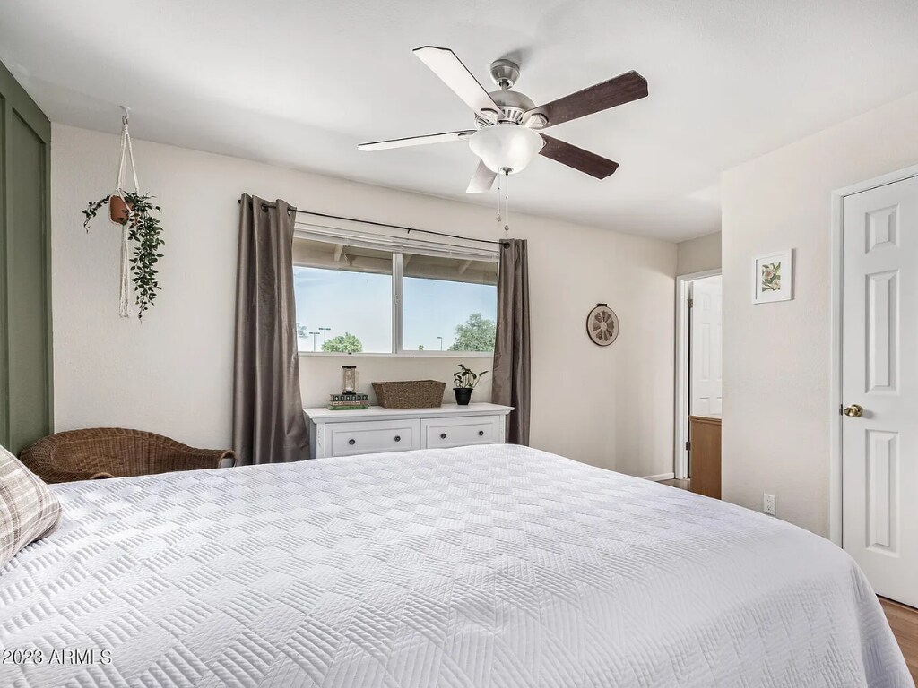 Bedroom Mesa, Arizaon - 222 W Ivyglen St
