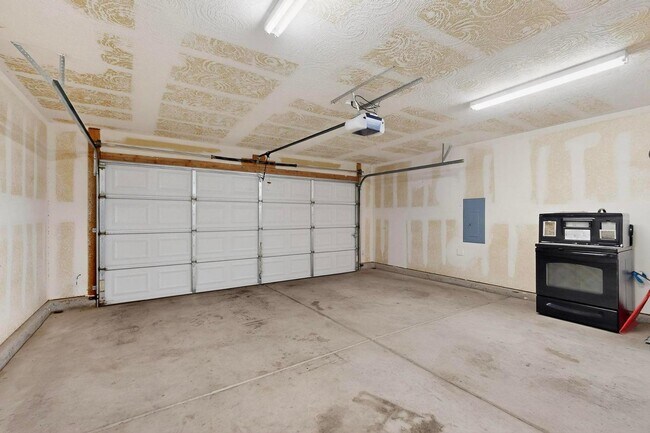Building Photo - 10743 Antler Tool Rd SW