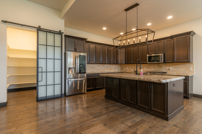 Building Photo - 2094 Two Wood Dr